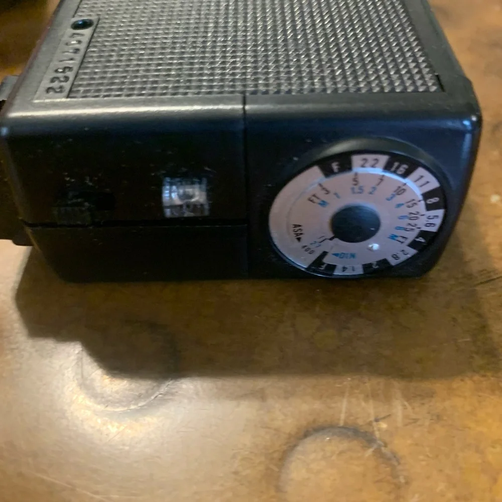 Vivitar electronic flash Model 102